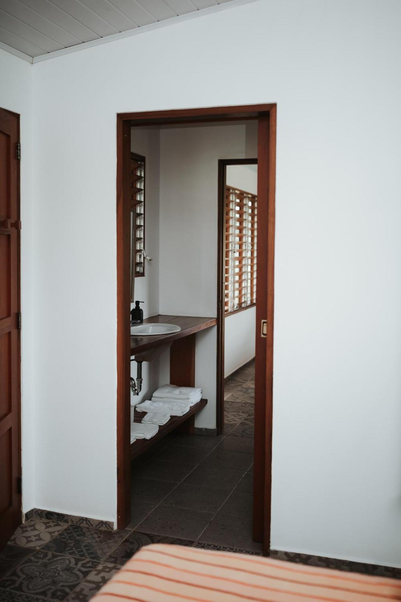 Salvatierra Beachfront Hotel Puerto Coyote Habitación foto